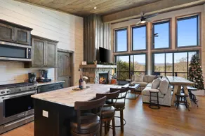 Luxury Blue Ridge Cabin - Hot Tub & Stunning Views - Image 4