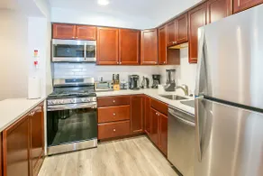 Cozy 3 Bedroom Min to National Mall Great Location and Free Parking - Image 2