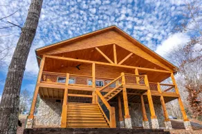 Cozy log cabin with Lakefront and Private Dock - Image 2