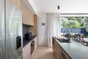 Waiata Beach House - Onetangi - Image 2