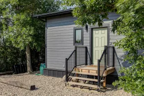 Cozy Lakefront Retreat on Last Mountain Lake - Image 3