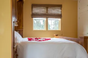 Honeymoon Suite: Gorgeous Loft with Kitchen - Image 3