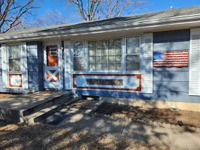 The Holton House - 3 Bed, 2 Bath - Image 2