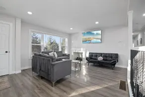 Modern 4BR Retreat on 3 Acres & Pond - Image 3