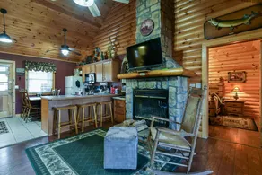Trails End Cabin- 10 min- Silver Dollar City; 15 min- Branson; NEW Tiled Showers - Image 5