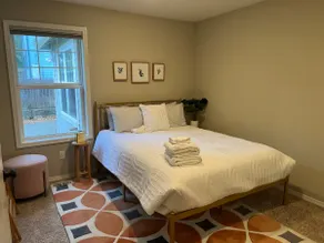 Guesthouse in Seattle - Image 3