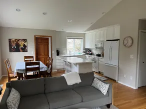 Guesthouse in Seattle - Image 2