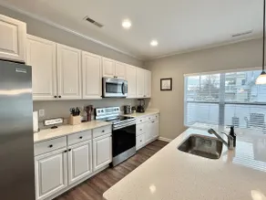 New Construction! 2 mins walk to beach! - Image 4