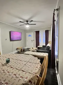 Splendid Summer Hill Home Away From Home - Image 4