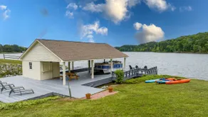 Lake-front, Views, Hot tub, Large Dock, Casino - Image 4