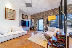 Chic House near the Grove - Image 4