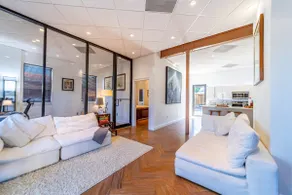 Chic House near the Grove - Image 3