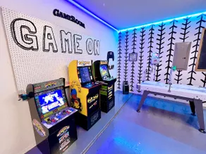 The West Nest 2 -Families, 2 Kings, Game Room - Image 2