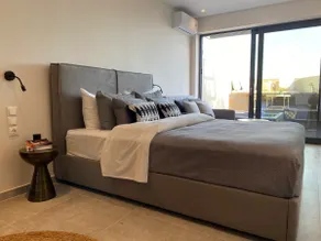 Luxury Suite with a queens double bed stunning sea vews and private Jacuzzi - Image 2