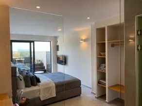 Luxury Suite with a queens double bed stunning sea vews and private Jacuzzi - Image 3