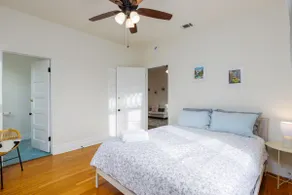 Private backyard - Walk to Downtown - Pet friendly - Image 4