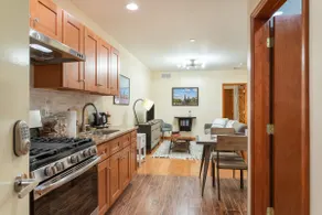 Comfortable 1BR near Downtown - Image 5