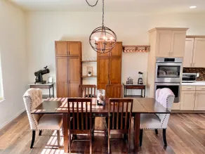 The Desert Moon- A luxurious retreat w/ amazing patio, shuffleboard, EV charger - Image 3