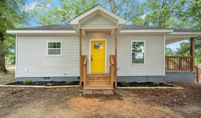 YELLOW DOOR 2 BEDROOM COTTAGE - Image 2