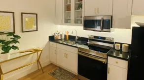 Kailani Hawaii-Modern Studio, stylish decor, clean, feels like home+free parking - Image 4