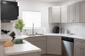 Very Clean Work Stay/Vacation Retreat Near DT&I25 - Image 4