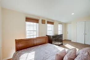 Spacious Home Away From Home - Image 4