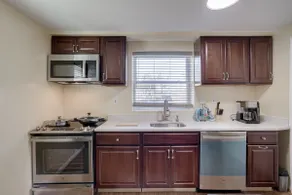 Spacious Home Away From Home - Image 3