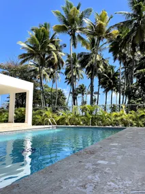 Modern 1BR PH Apt w/Pool, Beach - Image 2
