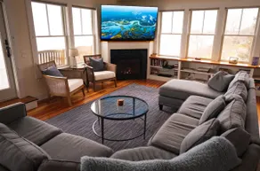 Oceanfront Year-Round Romantic Getaway w/Hot Tub - Image 2
