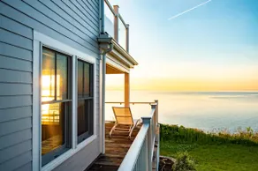 Oceanfront Year-Round Romantic Getaway w/Hot Tub - Image 5