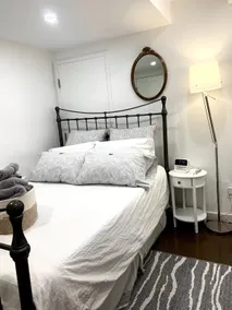 Private Full Height Suite Near TTC - Salem Gallery - Image 4