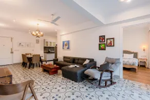Luxe Apt w Balcony & Rooftop Pool, 15 min to Beach - Image 5