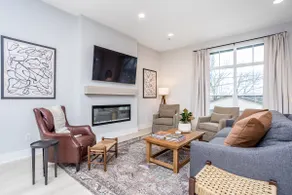 Free Golf Cart! Luxe Townhome Near Grand Park! - Image 3