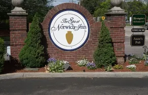 Cozy Condo in Norwich- Minutes from Mohegan Sun - Image 5