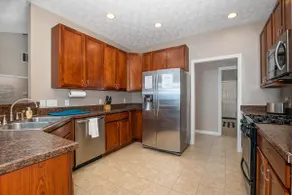 New! Large home in Great suburban neighborhood. - Image 4