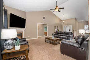 New! Large home in Great suburban neighborhood. - Image 3