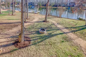 Lakefront Access | Hour from DC | Kayaks Provided - Image 2