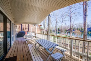 Lakefront Access | Hour from DC | Kayaks Provided - Image 4