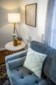 2 min walk to downtown Royal Oak, entire 3 BR home - Image 5