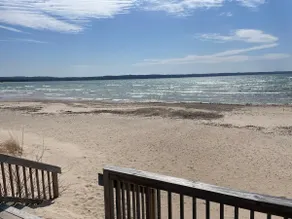Harbor Springs 3 bdrm, 2.5 bath condo-sleeps 8. Beach, pools, ski & golf nearby. - Image 4