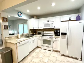 Private Spacious 1BR Near LEGOLAND 2 Miles - Image 4