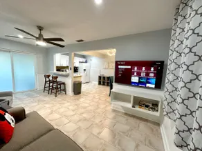 Private Spacious 1BR Near LEGOLAND 2 Miles - Image 5