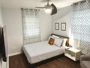 Private Spacious 1BR Near LEGOLAND 2 Miles - Image 3