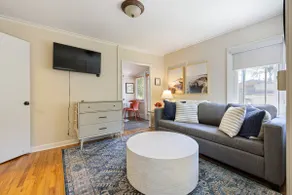 Cozy University Heights Cottage - Image 3
