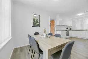 The Family Retreat - Near Mt Panorama & Racecourse - Image 3