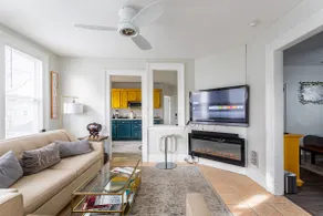 Modern and Spacious Home 5H/2B, Renovated Patio - Image 2