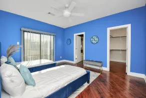 3BR/3.5BA Three Story East Downtown TownHouse with view - Image 5