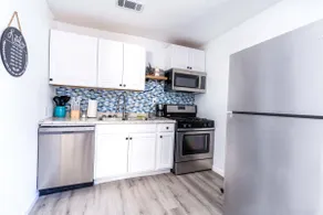 Cow Cove: Spacious 1/1 Duplex WD - Image 4