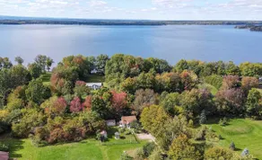 Storybook Cottage in the Champlain Islands - Image 2