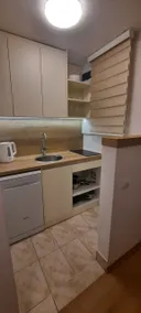 Old Cherry Apartment - Image 5